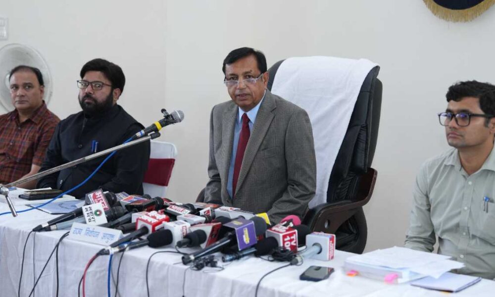 उत्तराखंड: त्रिस्तरीय पंचायतों के सामान्य निर्वाचन के लिए राज्य निर्वाचन आयोग द्वारा अधिसूचना जारी