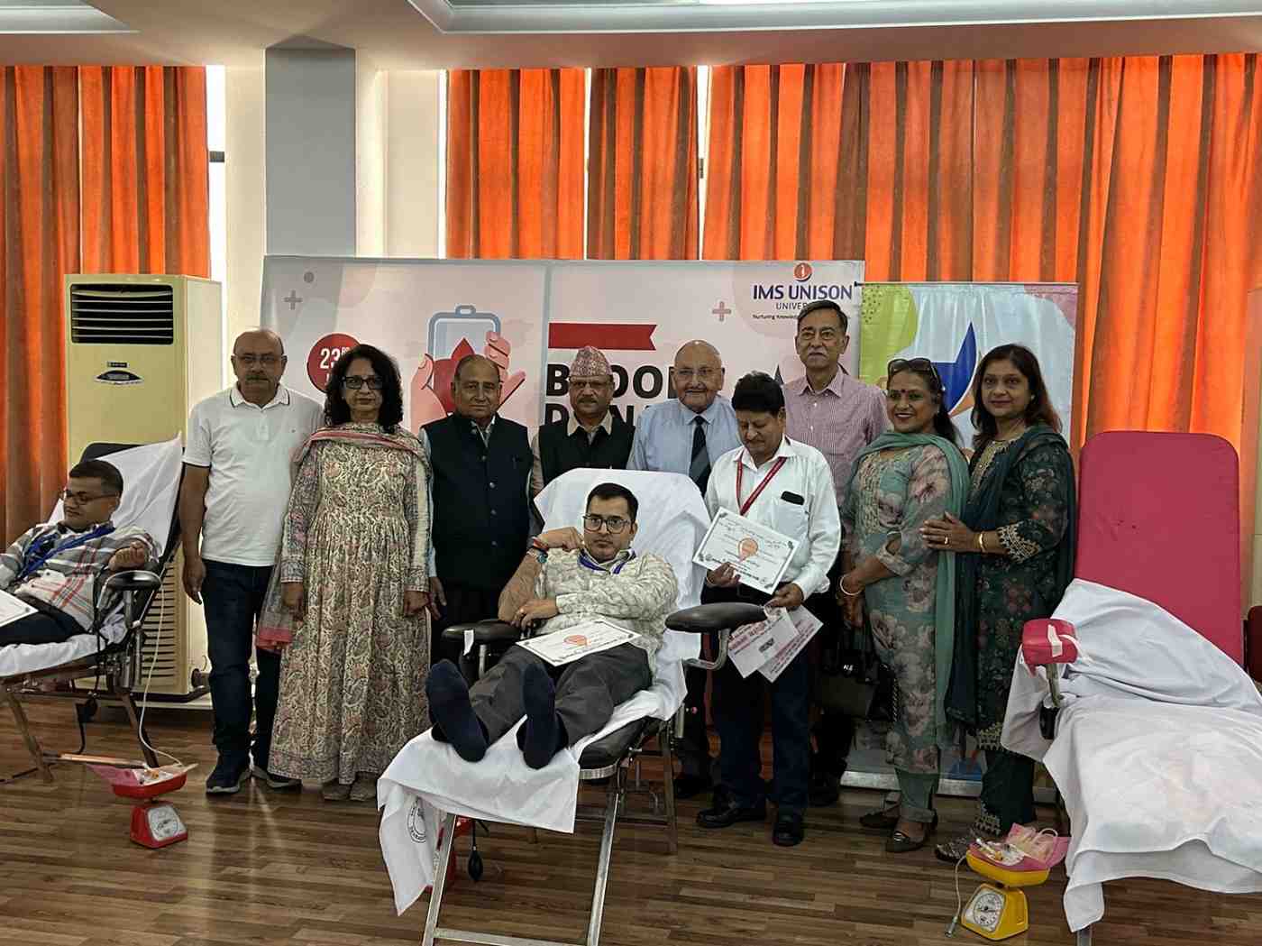 हर्षल फाउंडेशन और IMS Unison university द्वारा रक्तदान शिविर का आयोजन