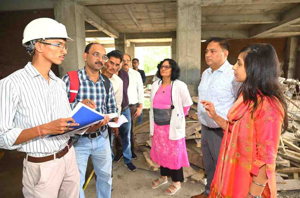 मिशन निदेशक स्वाति भदौरिया ने की हल्द्वानी की तीन बड़ी परियोजनाओं की प्रगति की समीक्षा